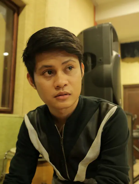 Tidak ingin mengecewakan, penonton dan nama besar kedua artis senior itu, keduanya latihan lebih keras lagi demi memaksimalkan penampilan nanti. (Andy Masela/Bintang.com)