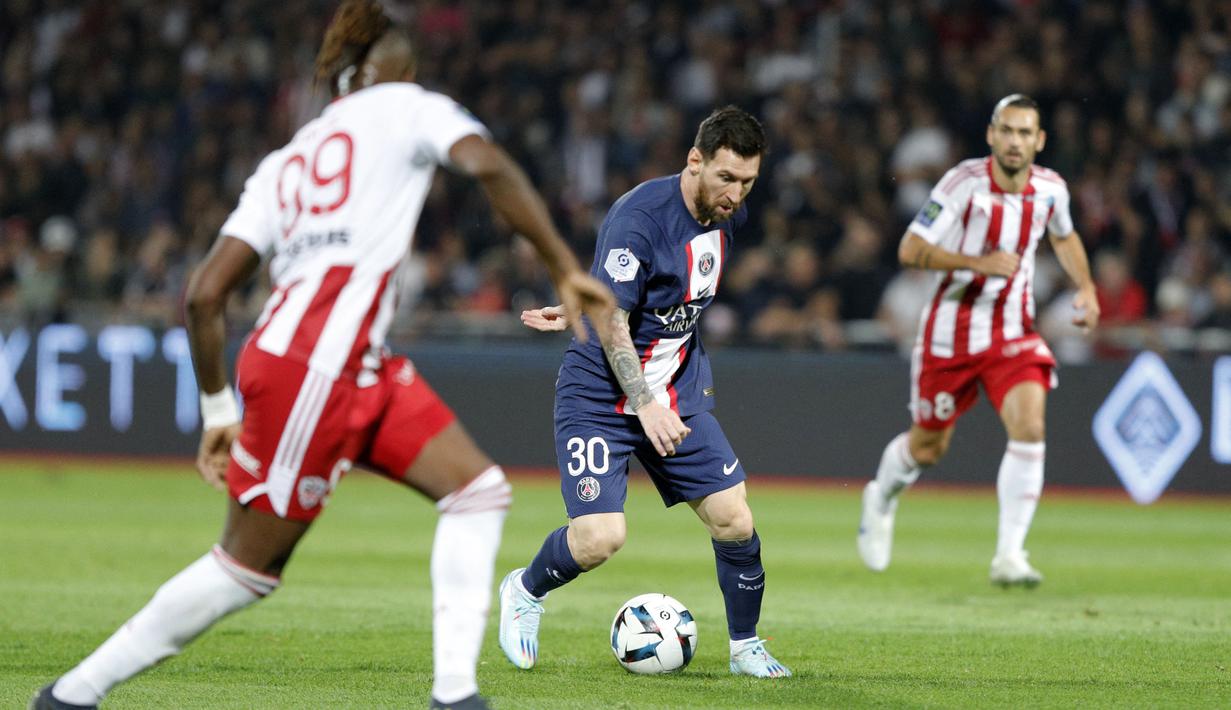 Berkat hasil ini, PSG semakin kokoh di puncak klasemen dengan poin 32. Sementara itu, Ajaccio terpuruk di papan bawah, tepatnya di peringkat 18 dengan poin 8. (AFP/Pascal Pochard-Casabianca)