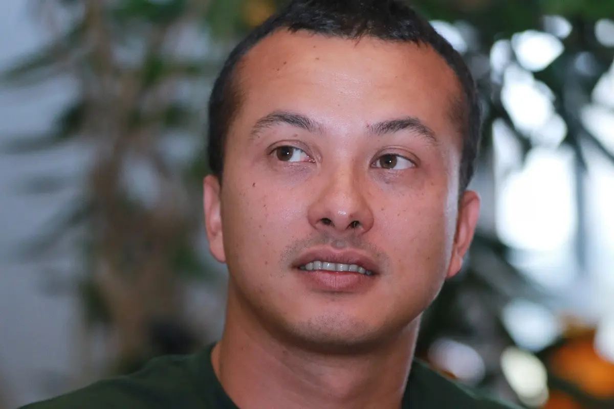 Nicholas Saputra unggah foto mandi di sungai
