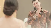 Dijamin Bikin Pangling! 8 Inspirasi Outfit Kondangan Pria agar Tampil Gagah tapi Tetap Islami