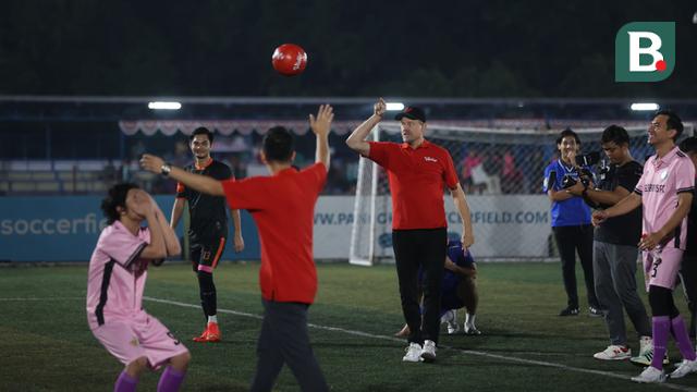 Fun Football Selebritis FC Bersama Legenda Manchester United Peter Schmeichel