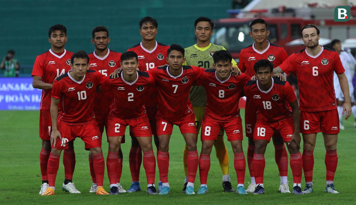 Hanya membutuhkan hasil imbang, Timnas Indonesia U-23 tampil dominan di awal laga. (Bola.com/Ikhwan Yanuar)