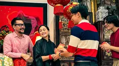 Ferry Salim membagikan momen kebersamaan Imlek kepada para pengikutnya di Instagram. Dalam unggahan, ia mengucapkan “Gong Xi Fa Cai” kepada semua orang yang merayakan, dan berharap agar tahun ini membawa lebih banyak keberuntungan serta kesuksesan. (Liputan6.com/IG/@ferrysal1m)