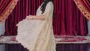 Gaun Diana M Putri bikin Kahiyang Ayu tampil menawan dengan detail bordir yang cantik [@ayangkahiyang]