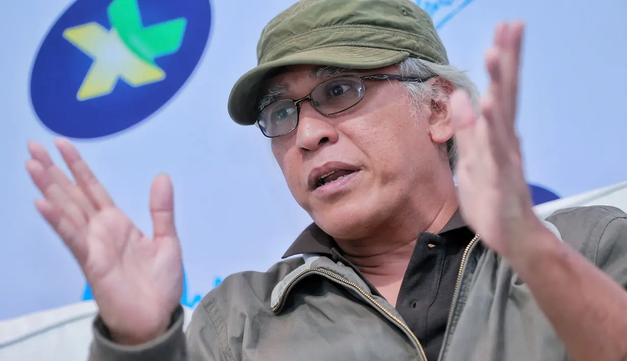 Tidak hanya tema sosial yang sering dilantumkan oleh penyanyi dan pencipta lagu Iwan Fals. Tapi juga menciptakan untuk ketiga buah hatinya, Galang Rambu Anarki, Cikal, dan Raya Rambu Rabbani. (Adrian Putra/Bintang.com)