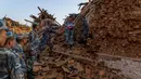 "Jumlah korban luka bisa mencapai ratusan dan jumlah kematian juga bisa meningkat," kata Harish Chandra Sharma, seperti diberitakan Reuters, Sabtu (4/11). (AP Photo/Niranjan Shrestha)
