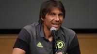 Manajer Chelsea Antonio Conte dalam sebuah konferensi pers di California, 20 Juli 2016. (AFP/Mark Ralston)