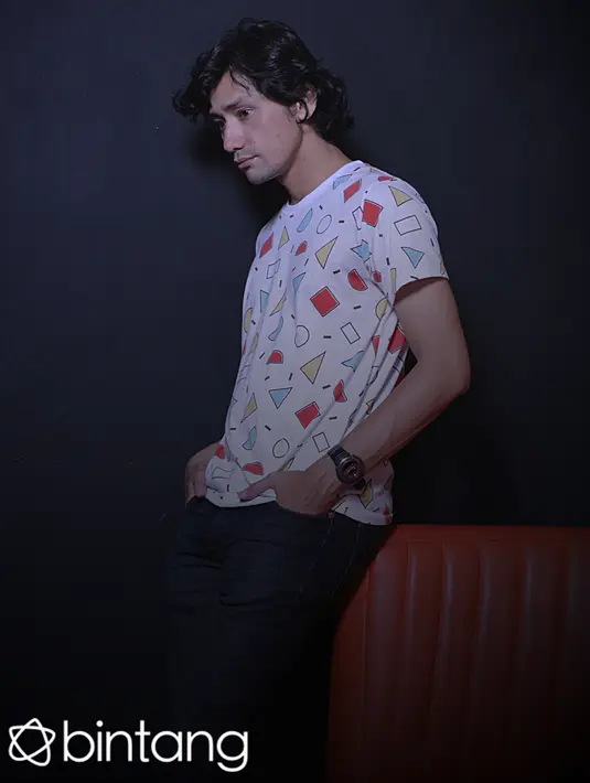 Kebebasan yang diraih oleh Revaldo tentunya mendatangkan sukacita bagi keluarga. Tak hanya itu, Revaldo akan menikahi seorang wanita yang telah setia menyemangatinya selama ini menjalani hukuman. (Nurwahyunan/Bintang.com)