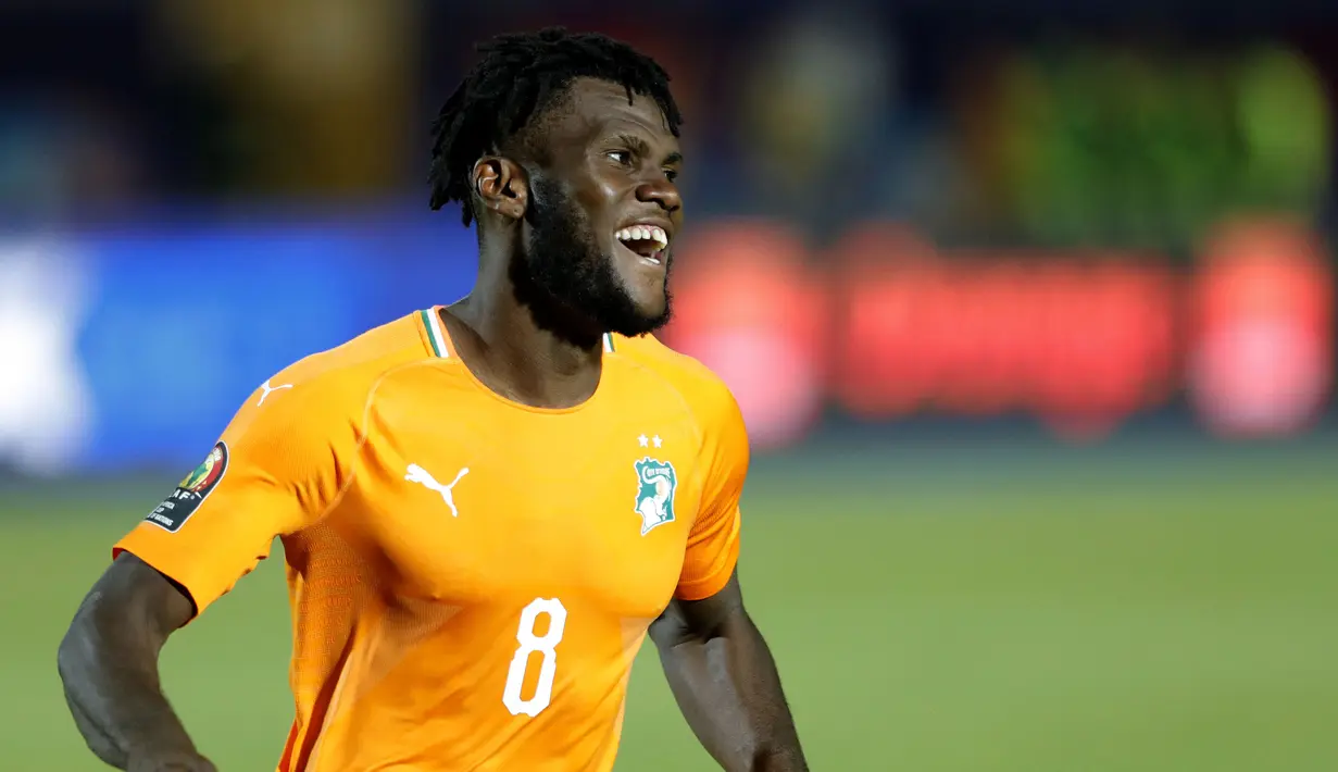 Franck Kessie - Gelandang apik milik AC Milan ini dipastikan akan melewati Piala Dunia 2022 sebagai penonton. Timnas Pantai Gading yang diperkuat sejumlah pemain di liga Eropa dipastikan gagal melenggang ke Qatar usai kalah bersaing dengan Timnas Kamerun dalam persaingan di Grup D. (AFP/Fadel Senna)
