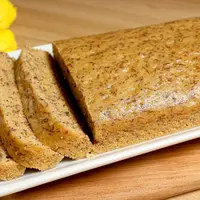 Bolu pisang kukus./Copyright&nbsp;shutterstock.com/g/niakrnwty