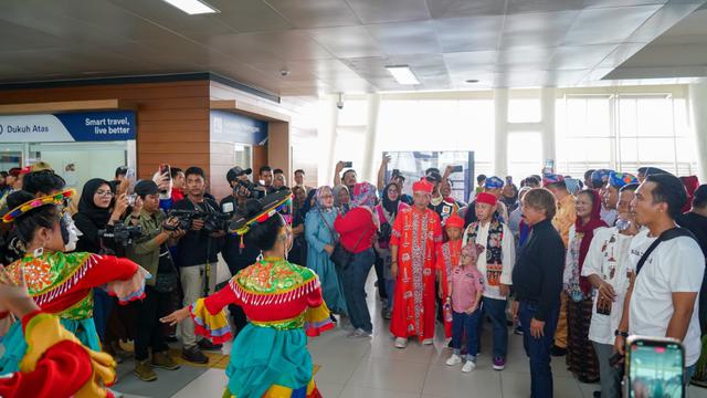 LRT Jabodebek menghadirkan serangkaian acara istimewa bertajuk Hajatan HUT Kota Jakarta di Stasiun LRT Jabodebek. (Foto: LRT Jabodebek)