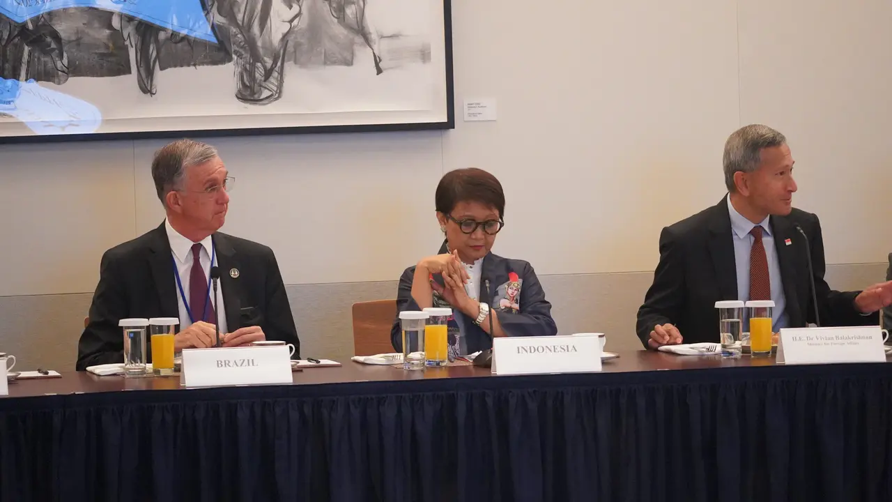 Menlu Retno Marsudi dalam pertemuan Ministerial Meeting of the Global Governance Group (3GMM) di New York, Amerika Serikat pada (​20/9/2023). (Dok: Kemlu RI)