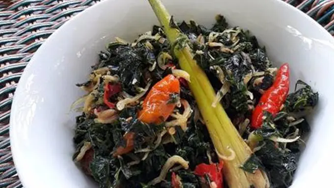 Tumis daun singkong./Copyright cookpad.com/Merie Prayatna Mazrial
