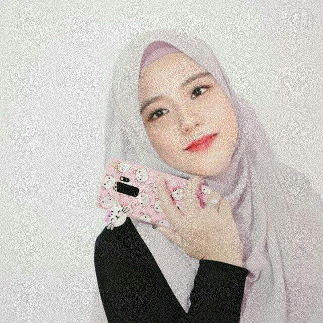 6 Editan Foto Jisoo Blackpink Saat Berhijab Ini Bikin Senyum, Fans Tepuk Jidat