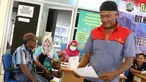 Sopir bus Antar Kota Antar Provinsi (AKAP) menjalani tes urine dan kesehatan di Terminal Pulo Gebang, Jakarta, Kamis (22/6). Kegiatan ini digelar oleh Direktorat Lalu Lintas bersama Direktorat Narkoba Polda Metro Jaya. (Liputan6.com/Immanuel Antonius)