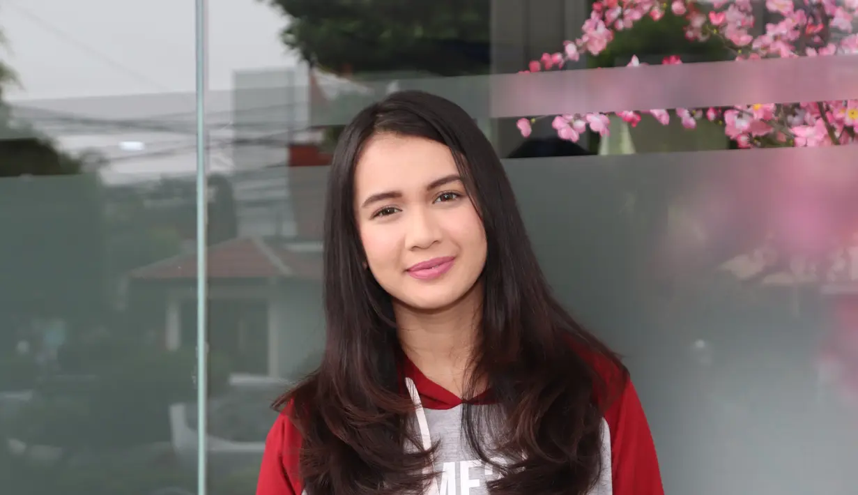 Seperti diketahui, pada sidang putusan beberapa waktu lalu, majelis hakim memenangkan gugatan yang diajukan oleh Dea. Namun, lantaran tuntutan tidak seluruhnya terkabul, Dea kembali mengajukan banding. (Nurwahyunan/Bintang.com)