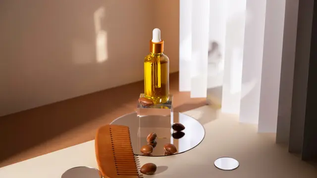 5 Langkah Tepat Mengaplikasikan Hair Oil