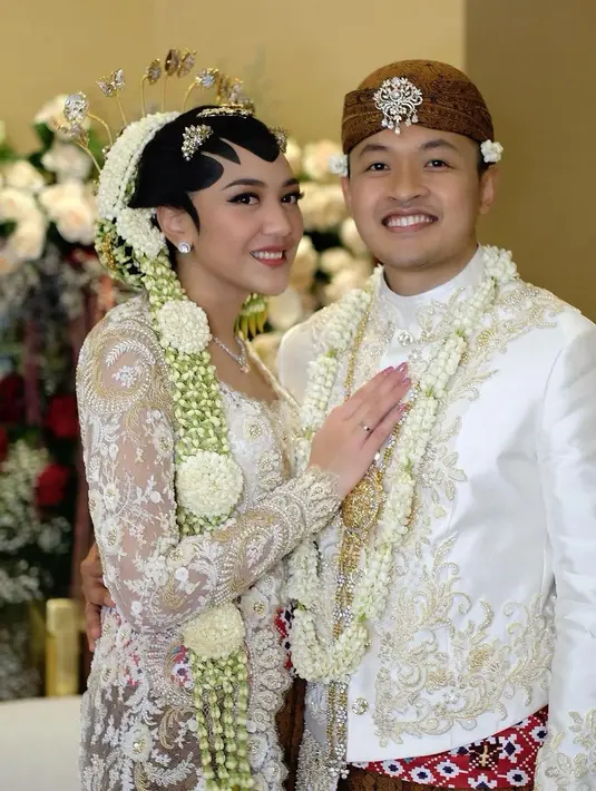 Putri Tanjung dan Guinandra Jatikusumo sah jadi suami istri. (Sumber: Instagram/bubahalfian)
