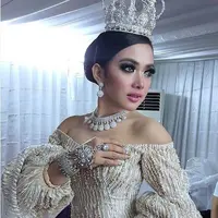 Syahrini  [Instagram/@princessyahrini)