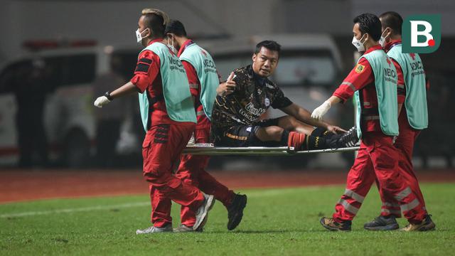 Foto: Dua Gol Irfan Bachdim Bawa Persis Solo Juara Liga 2 2021 usai Bungkam Rans CiLegon FC 2-1
