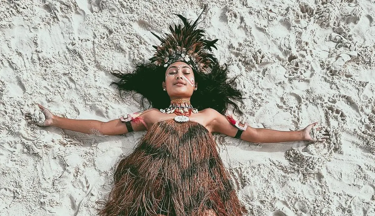 Bersama unggahan tersebut, Novia juga meminta dukungan dan doa untuk hasilnya nanti. Seperti diketahui, Dwayne Johnson lewat akun Twitter miliknya pada April lalu mengumumkan bahwa Disney sedang menggarap Moana versi live action. Sang aktor juga menyebut akan memerankan tokoh Maui. (Liputan6.com/IG/@noviabachmid)