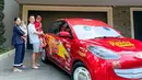 Memberi kejutan dengan mobil modifikasi McQueen untuk Rayyanza, Nagita Slavina kenakan set piyama [@raffinagita1717]