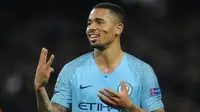 Striker Manchester City, Gabriel Jesus berselebrasi usai mencetak gol keenam timnya melawan Shakhtar Donetsk pada grup F Liga Champions di stadion Etihad, Inggris (7/11). City menang telak atas Shakhtar Donetsk dengan skor 6-0. (AP Photo/Rui Vieira)