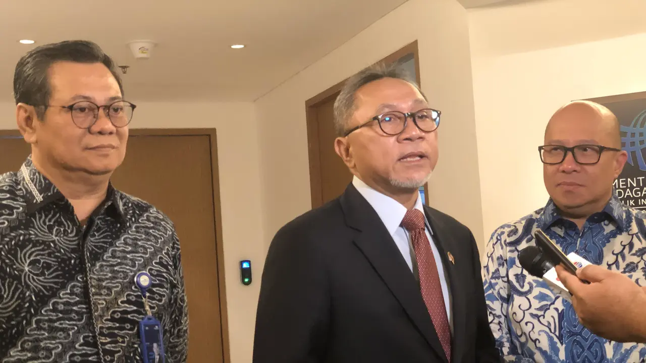 Menteri Perdagangan (Mendag) Zulkifli Hasan di Kantor Kementerian Perdagangan, Kamis, (5/10/2023). (Mendag berkomentar mengenai penggeledahan kantor Kemendag oleh Kejagung yang dilakukan pada Selasa 3 Oktober 2023. (Elza/Liputan6.com)