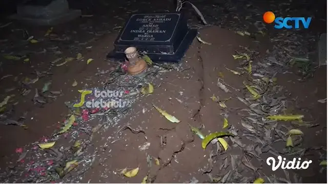 Jarang Diziarahi, Ini 6 Potret Makam Dorce Gamalama yang Amblas Diguyur Hujan