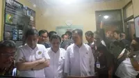 Menteri ESDM Ignasius Jonan menyambangi pos pemantauan gunung Merapi (PGM) Kaliurang untuk melihat kondisi terkini gunung berapi yang berstatus waspada itu.