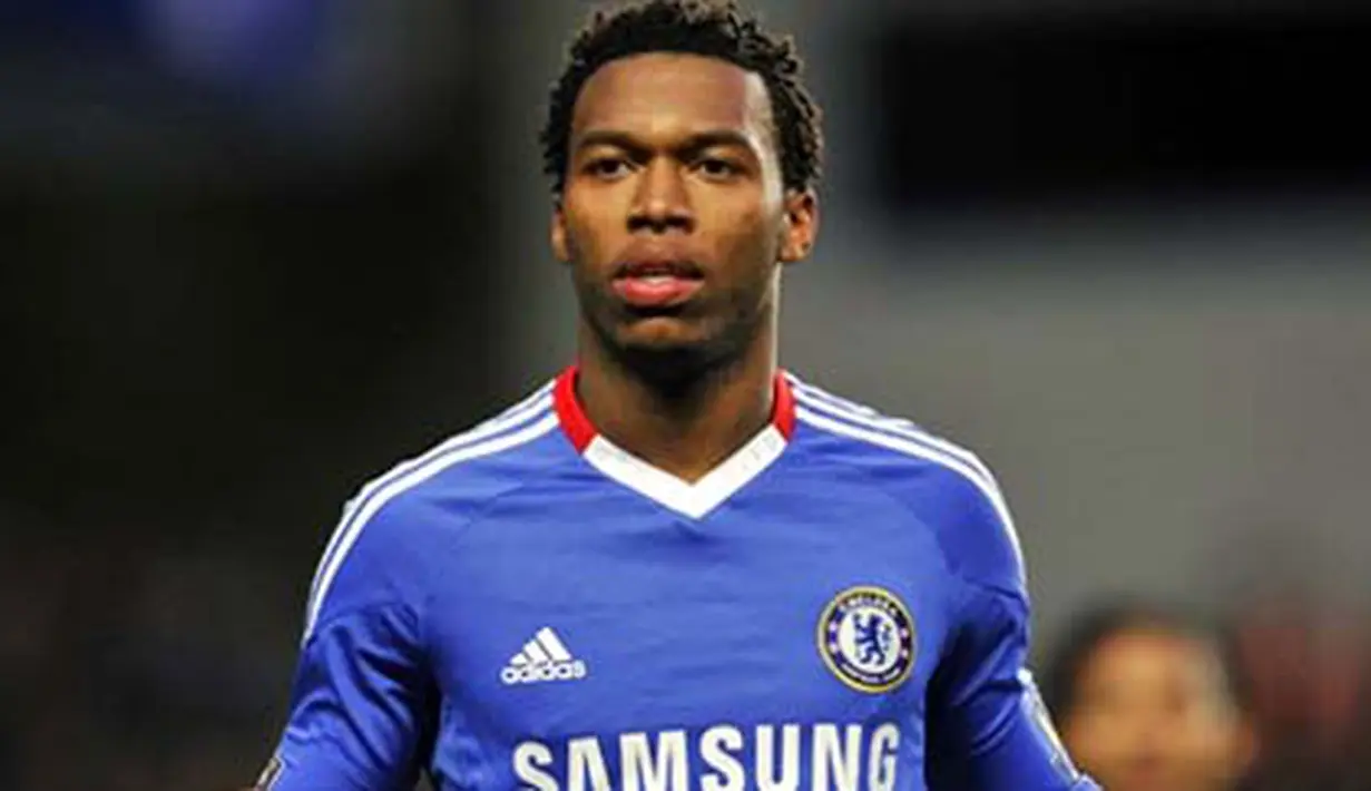 Chelsea's English striker Daniel Sturridge celebrates scoring the fifth goal during their FA Cup third round football match against Ipswich at Stamford Bridge, London, on January 9, 2011. AFP PHOTO/GLYN KIRK