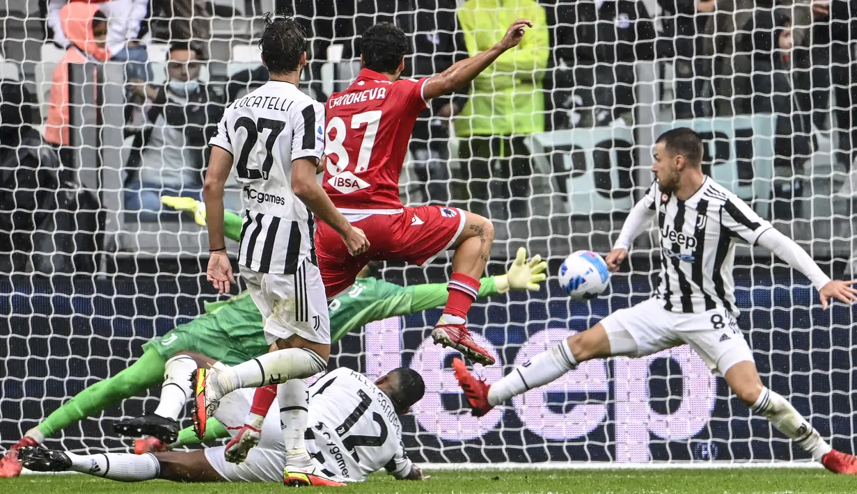 Sampdoria pun harus puas dengan menyarangkan dua gol melalui Maya Yoshida di menit ke-44 dan Antonio Candreva di menit ke-83. (AFP/Alberto Pizzoli)
