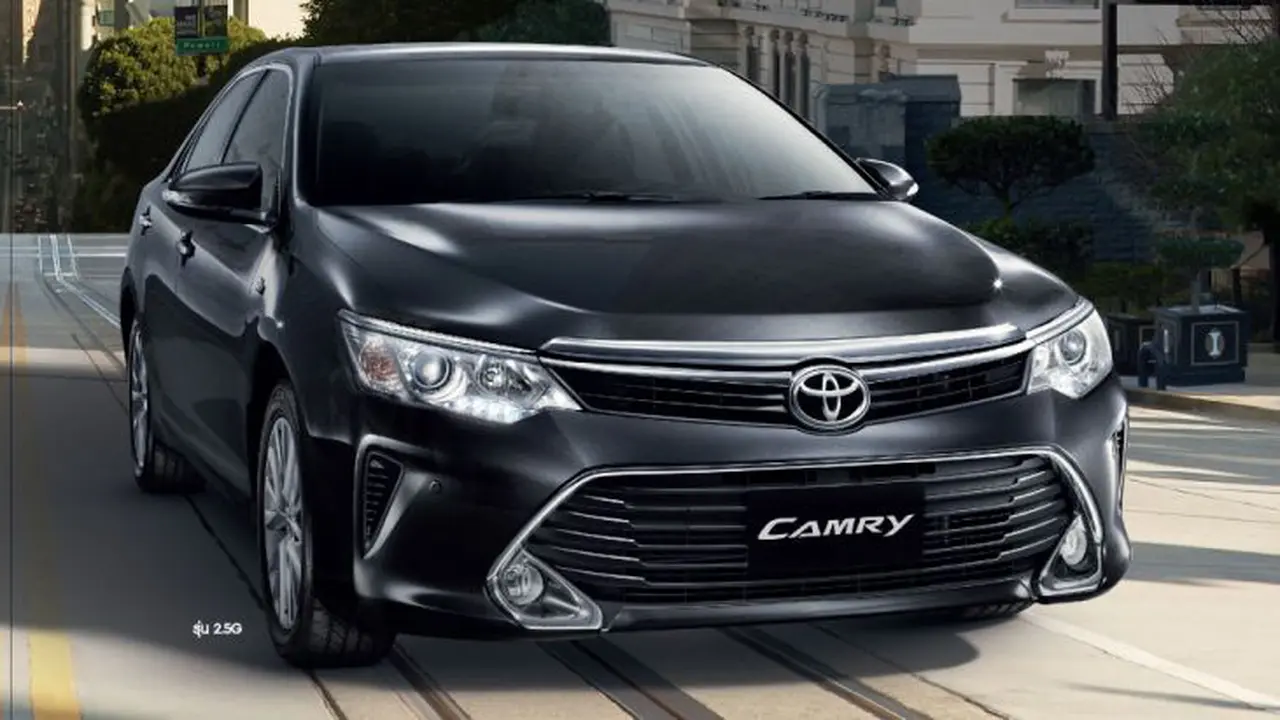 Di Thailand, Toyota Camry Facelift Dibanderol Rp 529,7 Jutaan