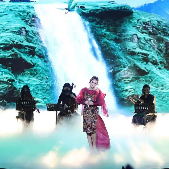 Krisdayanti di acara Desa Wisata Indonesia 2021 (https://www.instagram.com/p/CXLwEdwpGtk/)