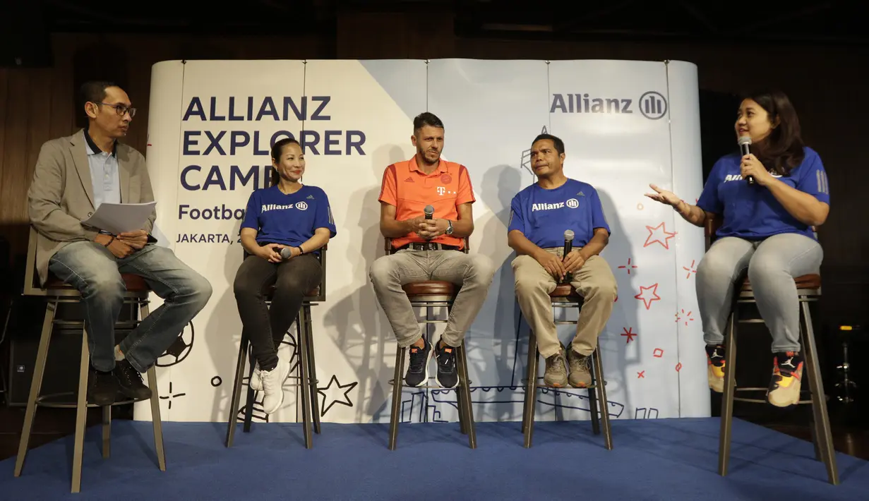 Psikolog, Laksmiari Saraswati, saat jumpa pers di Kawasan Kuningan, Jakarta, Senin (24/6/2019). Delapan anak Indonesia terpilih untuk mengikuti Allianz Explorer Camp 2019 di Jerman dan Singapura. (Bola.com/M Iqbal Ichsan)