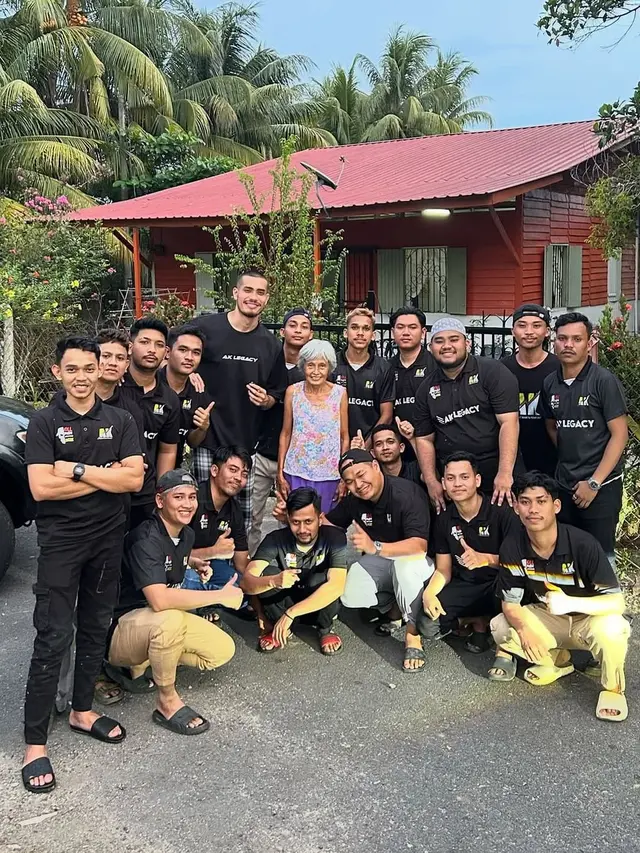 Penuh Kesedihan, Aisar Khaled Bagikan Momen Bersama Karyawannya asal Aceh yang Baru Berpulang  (instagram/aisar_khaledd).