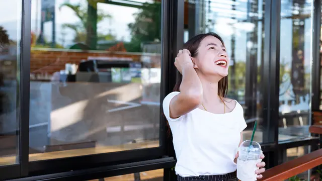 wanita juli percaya diri