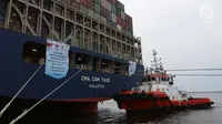 Pelepasan ekspor Indonesia ke AS menggunakan kapal besar (Direct Call) pembawa kontainer di Pelabuhan Tanjung Priok, Jakarta, Selasa (15/5). Total volume barang yang diekspor mencapai 4.300 TEUs (Twenty Foot Equivalent Units). (Liputan6.com/Angga Yuniar)