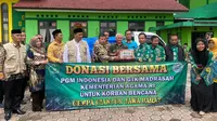 Direktorat Guru dan Tenaga Kependidikan (GTK) Madrasah Dirjen Pendidikan Islam, Kementerian Agama (Kemenag) bersama Kantor Kementerian Agama (Kekemenag) Kabupaten Cianjur dan Perkumpulan Guru Madrasah (PGM) Indonesia, menyalurkan bantuan kepada korban terdampak gempa Cianjur. (Foto: Istimewa).