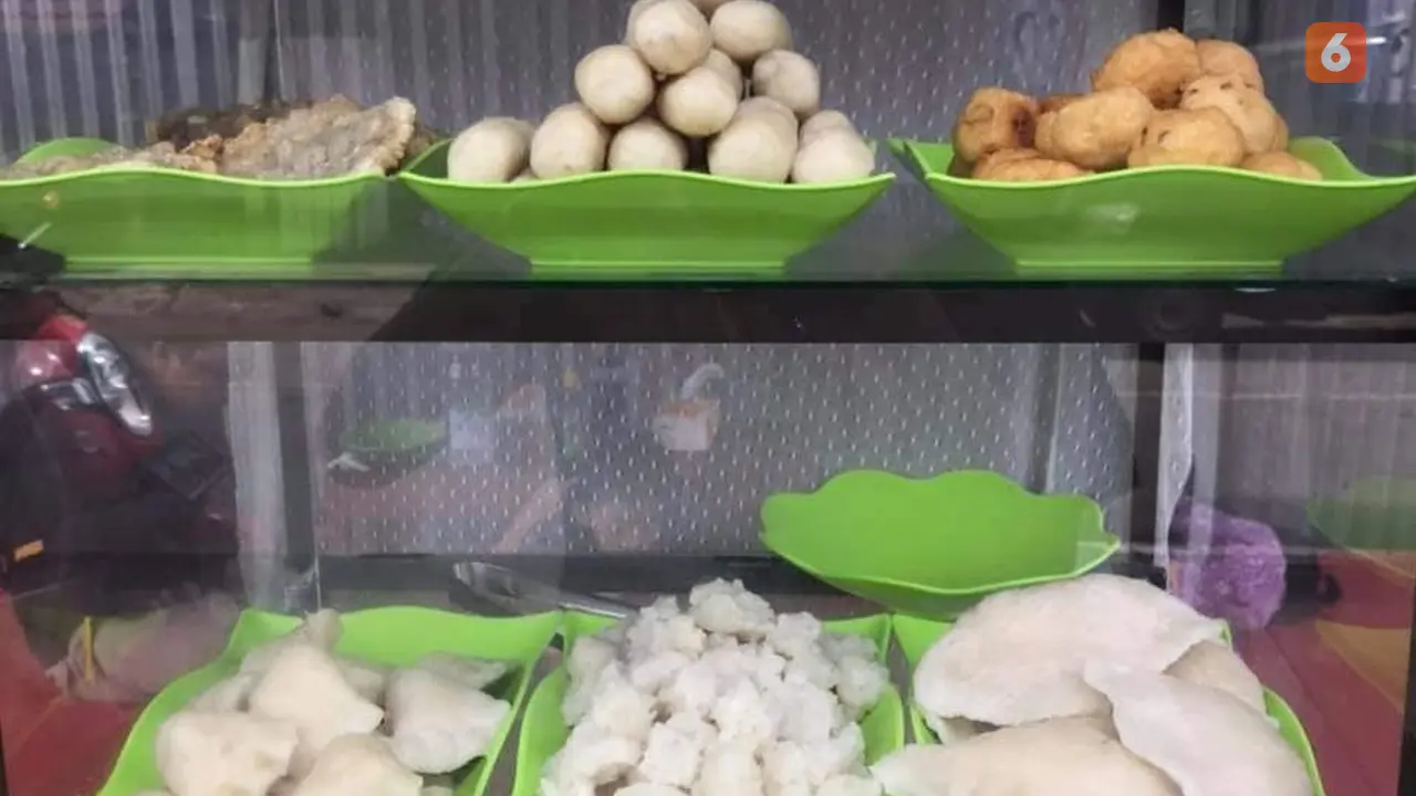 Nikmatnya Menyantap Kuliner Pempek di Banyuwangi