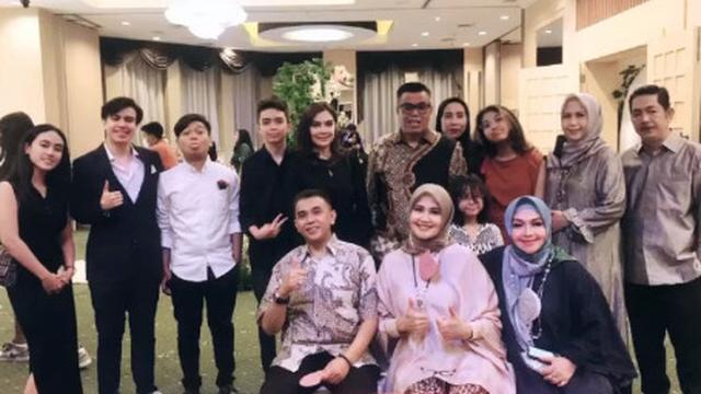 6 Momen Reuni Pemain Tukang Bubur Naik Haji di Pernikahan Adam Rama