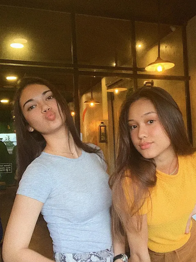 7 Potret Yasmin Napper Tampil dengan Makeup Natural, Tetap Memesona
