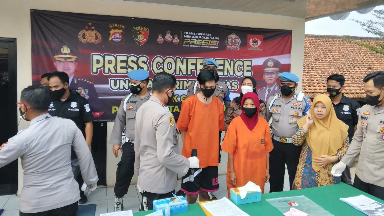 Polisi mengungkap kasus prostitusi di Kota Tangerang, Jumat (17/9/2021).
