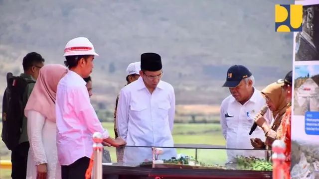 Presiden RI Joko Widodo (Jokowi) meresmikan Bendungan Tanju di Kabupaten Dompu, Nusa Tenggara Barat (NTB), Senin (30/7/2018). (Dok Kementerian PUPR)