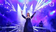 Penyanyi Bernadya saat memeriahkan KapanLagi Buka Bareng BRI Festival 2025 di Plaza Parkir Timur Gelora Bung Karno, Senayan, Jakarta, Sabtu (15/3/2025). (Liputan6.com/Angga Yuniar)
