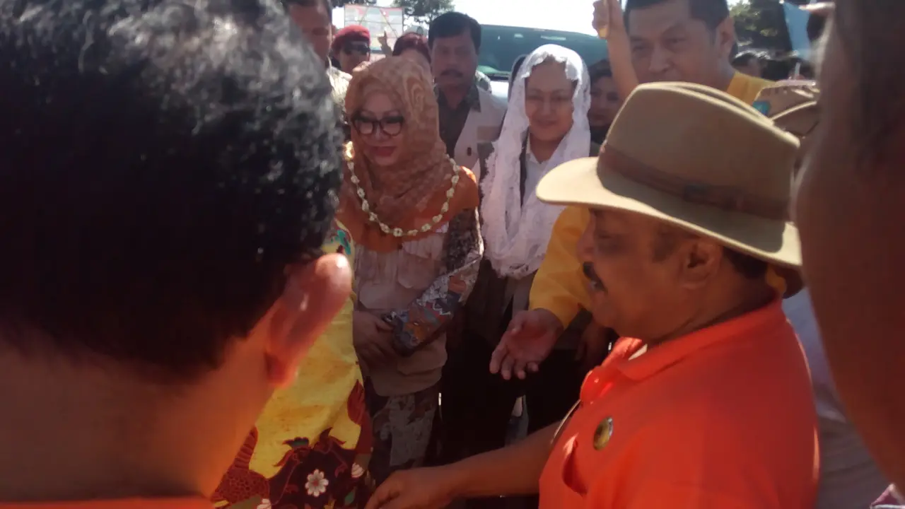Mbak Tutut dan Mamiek Soeharto mendapat pengawalan ketat satgas partai Berkarya Garut