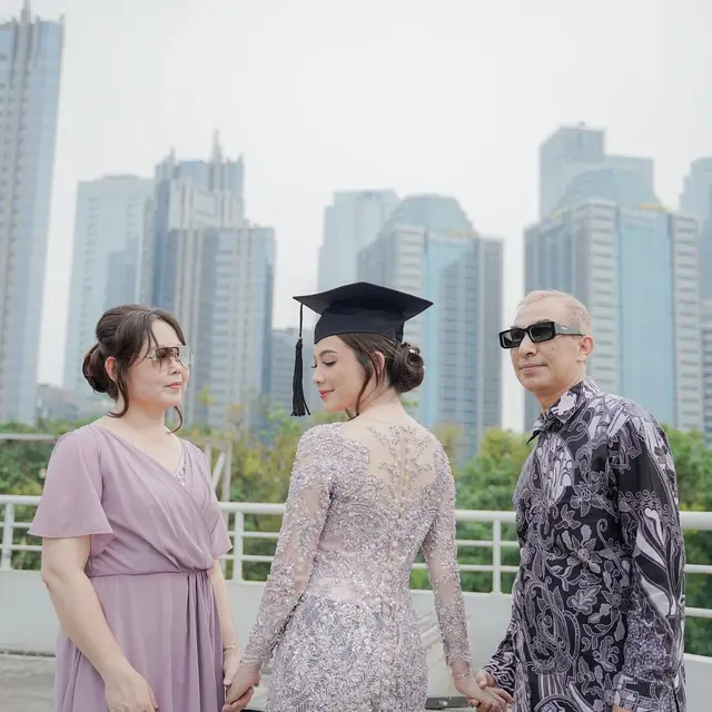 6 Potret Bahagia Wisuda Haviza Devi Anjani, Raih Gelar Sarjana Psikologi