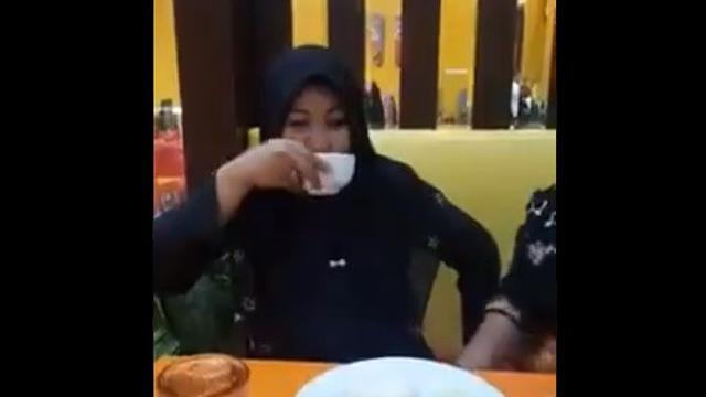minum kobokan (foto: twitter @HoofdbureauID)