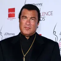 Aktor laga kenamaan Steven Seagal telah ditunjuk oleh  Perdana Menteri Serbia, Aleksandar Vucic, untuk melatih polisi negaranya dengan Aikido. (AFP/Bintang.com)