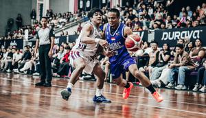 Satria Muda Pertamina Bandung berhasil meraih kemenangan 79-64 atas Rans Simba Bogor pada laga lanjutan IBL 2026 di Gymnasium Sekolah Vokasi IPB, Bogor, Minggu (18/01/2026) malam WIB. (dok. Satria Muda Pertamina Bandung)